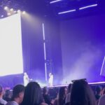Karol Sevilla Instagram - Seré sincera no puedo explicar con palabras todo lo qué pasó ayer! El tremendo artista que es arcángel en el escenario! por primera vez escuché mi canción favorita en vivo! (Obvio llore) cante hasta quedarme sin voz todas sus canciones. Y al final del show tuvimos la oportunidad de conocerlo, y que ser humano tan bonito que es papi arca! no puedo explicarles lo bella persona que es ✨ la energía tan bella que trasmite, fue un sueño echó realidad. @arcangel gracias por hacerme vivir la mejor experiencia de mi vida, y gracias a todo tu equipo por ser tan buena onda conmigo y mi familia! Hiciste feliz con su tenis firmado a mi colega! GRACIAS!! ✨🫶🏼