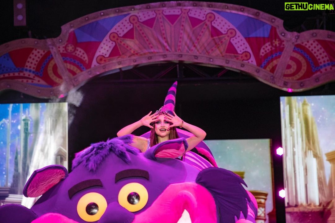 Karol Sevilla Instagram - 脷ltima funci贸n! @elcircodelacholachabuca no me quiero ir del Per煤 馃嚨馃嚜