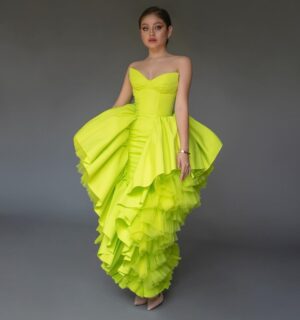 Karol Sevilla Instagram - Este vestido es lo más hermoso del mundo! Obvio es de @hm 💚💚

Y obvio el foto es del mejor @alejandro.vieytes