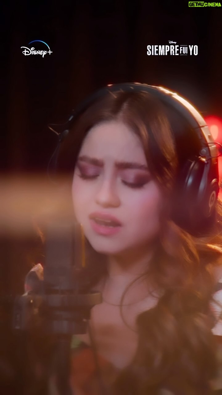Karol Sevilla Instagram - Estoy muy feliz como una lombriz de contarles que ya estrenó “No Pretendo Negar”, el primer corte promocional de la nueva temporada de Siempre Fui Yo. La canción y el video ya estan disponibles en todas las plataformas digitales🎶✨🫰🏻