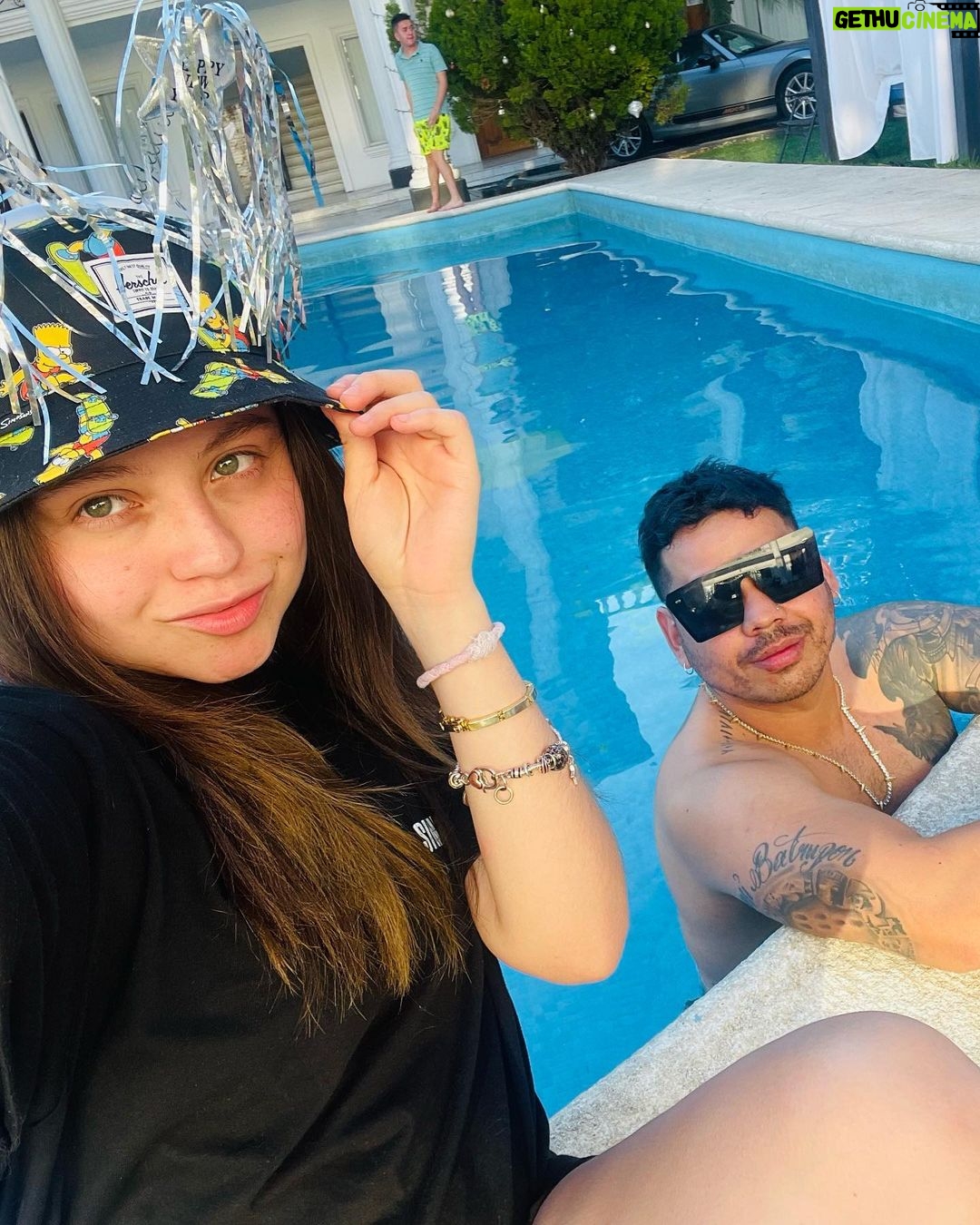 Karol Sevilla - 249.7K Likes - Hoy es un día muy especial! Es el cumpleaños del mejor colega del mundo, mi mejor amigo, mi ejemplo, mi sensei! Un hombre con luz propia, y soy la hermana mas orgullosa de tener al mejor hermano del mundo, al menos de mi mundo es todo! te amo hermano!! FELICES 30 años 🤭✨🫶🏼