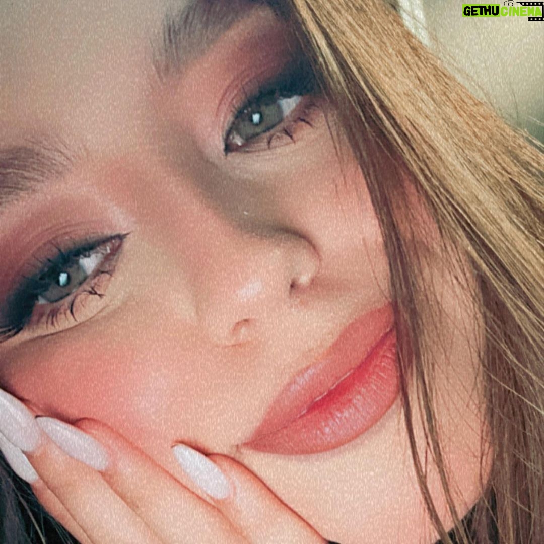 Karol Sevilla Instagram - domingo de fotos random ðŸ¤ðŸ«£