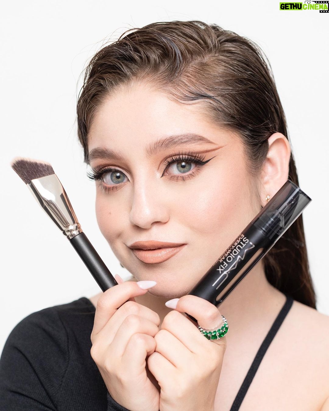 Karol Sevilla Instagram - Mi mejor complice es @maccosmetics_mex porque tiene una variedad de productos que amo ¿Cuál es tu favorito? #MACStudioFix #MACStudioFixFacePen #ClickAplicayPunto #MACCOSMETICSMX ✨💄💕