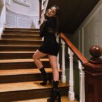 Karol Sevilla Instagram – Las cosas buenas siempre tardan en llegar! ✨

@hm 
#muglerHM