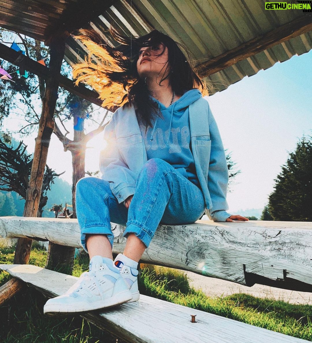Karol Sevilla Instagram - 🍂mi corazón está feliz! 🍂
