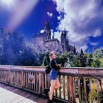 Karol Sevilla Instagram - Todos tenemos luz y oscuridad en nuestro interior. Lo que importa es qué parte elegimos potenciar! 🖤🪄🧙‍♀️✨💀