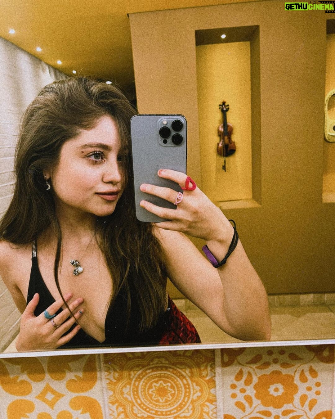 Karol Sevilla - 313.9K Likes - 🖤¡¡salud!!🖤