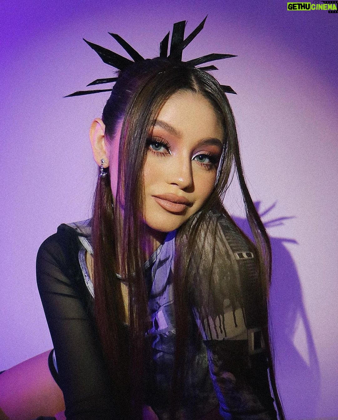 Karol Sevilla - 382K Likes - ✨” jure no volverme a enamorar”✨