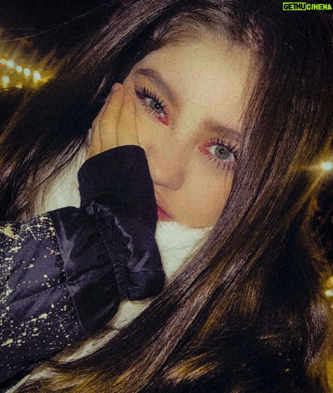 Karol Sevilla Instagram - Ya se siente la navidad!! 🎄🎅🤶