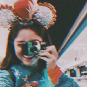 Karol Sevilla Instagram - “23 estamos ready para romperla” ✨🔥🖤