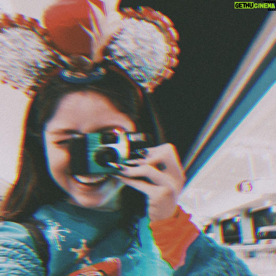 Karol Sevilla - 224.7K Likes - “23 estamos ready para romperla” ✨🔥🖤