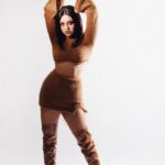 Karol Sevilla Instagram - No necesito a nadie que me diga que soy lista 🖤😏