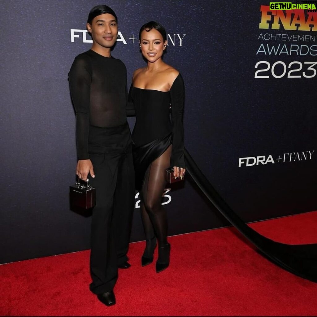 Karrueche Tran Instagram - I was so honored to present my boo @brandonblackwoodnyc his ‘Launch of the Year’ award at the @footwearnews awards 🖤 I love you and am beyond proud of you!! And I just can’t get over this custom look he made me!! Literally baby does it all! Dress, bag and shoes are all BB 👏🏽👏🏽👏🏽 @tuddynana @lizrimhair