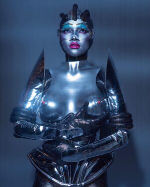 Karrueche Tran Instagram - ALIEN SUPERSTAR 🛸

Ladies and gents, @bryonjavar owns Halloween! 

@mr_dadams
@saishabeecham