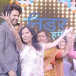 Kartik Aaryan Instagram - Happy Birthday to my favourite person in the world ❤️ I wish you keep dancing like this and be this happy person always..Love you Mummy 🤗