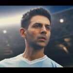 Kartik Aaryan Instagram - Excited to be the Brand Ambassador for Football on the #SonySportsNetwork! 🤩 💙 Witness the explosive football action with over 900+ matches and countless mega leagues including the Champions League, Europa League, Roshn Saudi League, Nations League, Bundesliga, Euros 2024, and a whole lot more exclusively on the Sony Sports Network ⚽💥 #Football #YourHomeOfFootball
