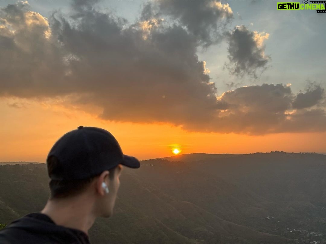 Kartik Aaryan Instagram - The best view comes after the hardest climb