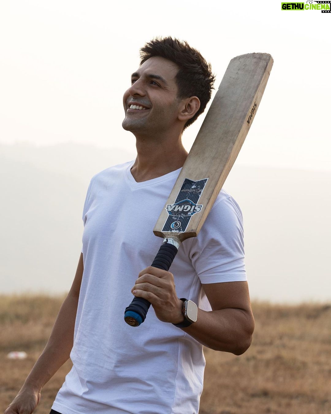 Kartik Aaryan Instagram - Jeetega Jeetega 🇮🇳 🏆