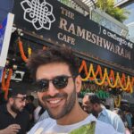 Kartik Aaryan Instagram - After visiting these delicious and iconic eateries in Bangalore, soch raha hoon food blogger ban jaun 😜😋 #rameshwaramcafe #Nagarjunafood #CheatDay 🙈 Bangalore, India