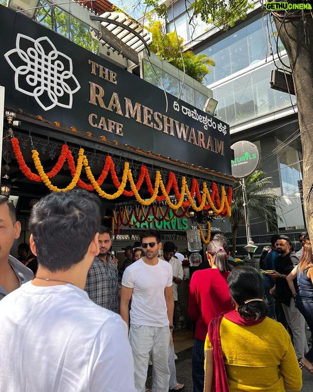 Kartik Aaryan - 1.7 Million Likes - After visiting these delicious and iconic eateries in Bangalore,
soch raha hoon food blogger ban jaun 😜😋
#rameshwaramcafe #Nagarjunafood #CheatDay 🙈