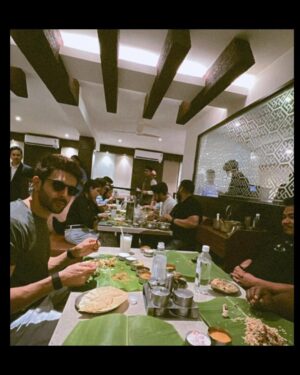 Kartik Aaryan Instagram - After visiting these delicious and iconic eateries in Bangalore, 
soch raha hoon food blogger ban jaun 😜😋 
#rameshwaramcafe #Nagarjunafood #CheatDay 🙈