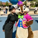 Kashou Rosiel Instagram - 昨日は、ディズニーシーにお友達のなおぴっぴと行ってきた! お揃いの黒コーデ👻楽しすぎた👻 #ディズニー #ディズニーシー #ディズニーコーデ #disneysea