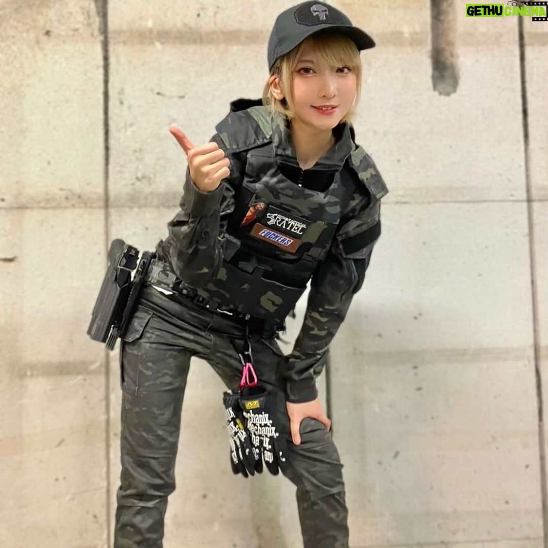Kashou Rosiel Instagram - 【お知らせ】 サバゲー雑誌『PEACE COMBAT VOL.57 』 本日発売!なんと今回から始まった新企画にロシエル登場しております! ▶️https://youtu.be/ggu4Lcaceqk?si=jUqy25Rbmsjzgw-8 初めての室内戦を体験!動画もありますので是非見てね♪ めちゃめちゃ楽しかったなぁ…!!! #PEACECOMBAT