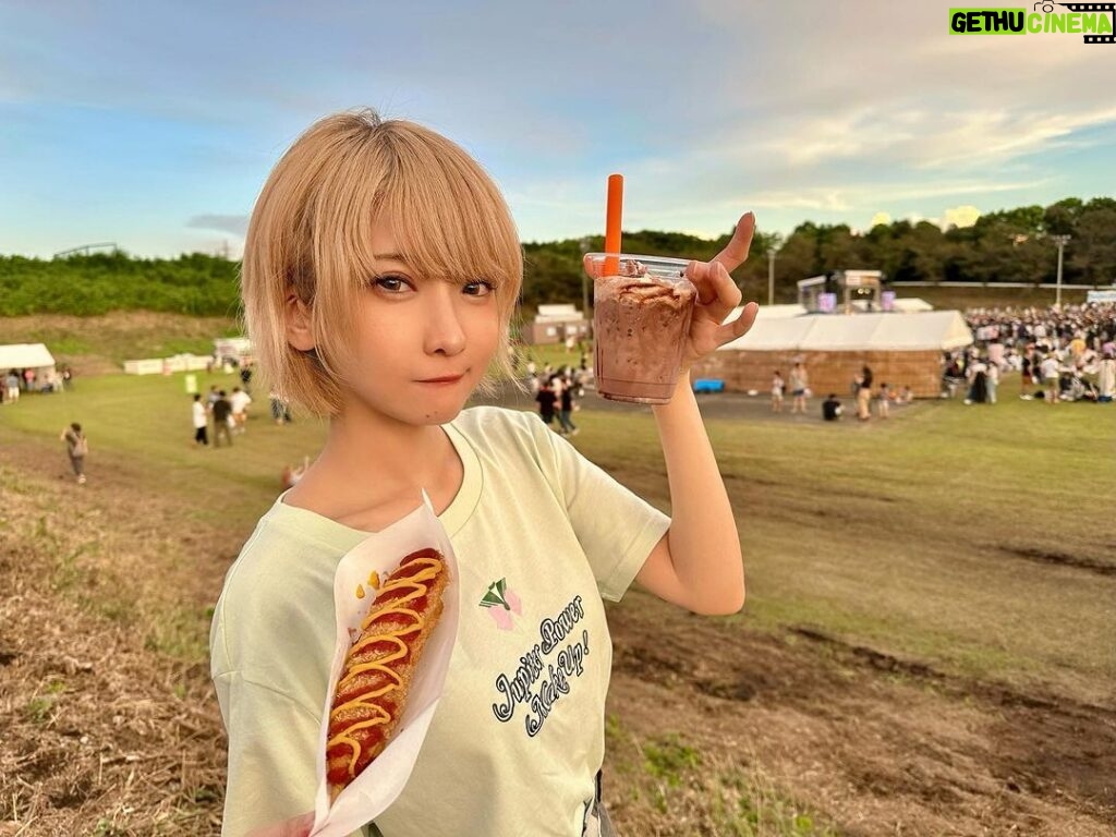 Kashou Rosiel Instagram - そういえば熊本・阿蘇で参戦したサバゲー終わりに、花火大会に行きました!🎆(暑くて癖っ毛現る)