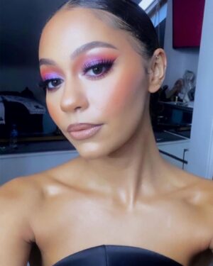 Kassius Nelson Instagram - Talk to me nice. 💕

@makeupbymore_  beat my face!!!👏🏾💕
