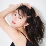 Kasumi Hasegawa Instagram - 快晴☀️ 皆様いかがお過ごしですか？ 私は人混みがあまり得意ではないので、 大型連休は引きこもってエネルギーを貯めていることが多いです🐷 自分メモ✍️GWにやりたいこと🌱 🌷花を見に行く 📕本を読む 📖台本を覚える 🎞映画を観る 🏠部屋の片付け(断捨離) #portraitphotography #portrait #東京カメラ部 #얼스타그램 #안경스타그램 #안경 #人像攝影 #攝影