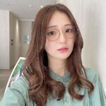 Kasumi Hasegawa Instagram - メガネ有り🥸無し😊 美容室帰り髪巻いてもらったから、ルンルンで撮った自撮りたち🤳 #巻き髪 #selfie #メガネ女子 #めがね女子 #自撮り #自撮り部 ヘアサロンamis by air
