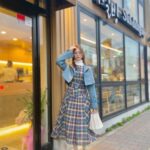 Kasumi Hasegawa Instagram - 新大久保を満喫した日🥸 ゆうちゃんが彼女とデートなうみたいな写真いっぱい撮ってくれた☺️♡ ありがとう！ #新大久保グルメ #クロッフル #新大久保カフェ #新大久保デート #メガネ女子 #めがね女子 #ヘアアレンジ #ハーフアップお団子 新大久保付近