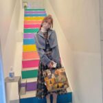 Kasumi Hasegawa Instagram - 新大久保を満喫した日🥸 ゆうちゃんが彼女とデートなうみたいな写真いっぱい撮ってくれた☺️♡ ありがとう！ #新大久保グルメ #クロッフル #新大久保カフェ #新大久保デート #メガネ女子 #めがね女子 #ヘアアレンジ #ハーフアップお団子 新大久保付近