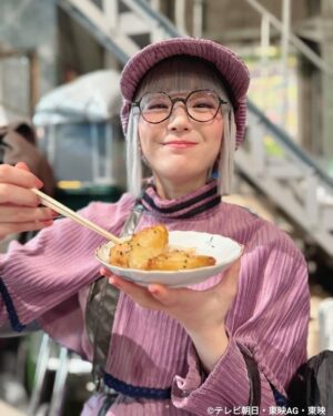 Kasumi Hasegawa Instagram - 王様戦隊キングオージャー第45話
ご視聴ありがとうございました！

モルフォーニャの心情が描かれた内容でしたね😌
リタの愛は大きすぎます🤭
これだから敵わないんですよ！

写真は幸せモルフォーニャ🤤と
キングオージャー史上1番豪華だったらしいトウフ国のおもてなし🍙
夢を語ったスズメちゃん🐝
トウフ国のお二人と🐥

ちなみにおにぎりは1話でカグラギが食べていた塩むすびが美味しそうすぎたので、オーダーしました🤭
ありがとうございました！！

来週もお楽しみに！！