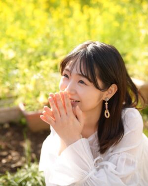 Kasumi Hasegawa Instagram - 明日晴れるかなぁ〜
晴れたらいいなぁ〜

＊5月14日イベントあります＊
魚住誠一presents：高円寺大作戦Vol.31～スペシャルゲスト：長谷川かすみ～
⁡
高円寺で魚住誠一と長谷川かすみで撮影した写真をスライドショーでお見せします。
長谷川かすみと魚住のここだけの話を2時間に渡りトークします。
⁡
【日時】
2023年5月14日(日)
開場12:00/開演13:00/終演（終了予定）15:00
⁡
★終演後の物販時間15:00〜16:00
⁡
【場所】
高円寺pundit(杉並区高円寺北３丁目８−１２)
⁡
【チケット】
ピーティックスにて限定30席
⁡
好評発売中！
前売り：￥3000（1ドリンク別）
http://pundit.jp/events/6529/
⁡
【会場物販】
（物販はイベント終演後に販売します）
★魚住誠一撮影オリジナルプリント写真
（魚住＆長谷川かすみの直筆サイン付き）各 ￥4000