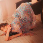 Kasumi Hasegawa Instagram - 椅子にちゃんと座れないシリーズって言いながら楽しく撮ってた写真✌️ ＊5月14日イベントあります＊ 魚住誠一presents：高円寺大作戦Vol.31～スペシャルゲスト：長谷川かすみ～ ⁡ 高円寺で魚住誠一と長谷川かすみで撮影した写真をスライドショーでお見せします。 長谷川かすみと魚住のここだけの話を2時間に渡りトークします。 ⁡ 【日時】 2023年5月14日(日) 開場12:00/開演13:00/終演（終了予定）15:00 ⁡ ★終演後の物販時間15:00〜16:00 ⁡ 【場所】 高円寺pundit(杉並区高円寺北３丁目８−１２) ⁡ 【チケット】 ピーティックスにて限定30席 ⁡ 好評発売中！ 前売り：￥3000（1ドリンク別） http://pundit.jp/events/6529/ ⁡ 【会場物販】 （物販はイベント終演後に販売します） ★魚住誠一撮影オリジナルプリント写真 （魚住＆長谷川かすみの直筆サイン付き）各 ￥4000