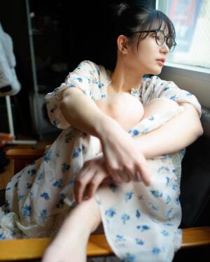 Kasumi Hasegawa Instagram - ⁡
☆お知らせ☆
⁡
5月6日(土)12:00より、昨年のバースデーイベントのグッズの再販を開始します！
14日(日)のトークイベント(下記詳細)にご来場の方には、感謝の気持ちを込めて私から手渡しでお渡し😊！
少しの時間ですがお話しできたら嬉しいです⛄️❄️
⁡
再販は5月13日(土)23:59まで。
無くなり次第終了となりますのでご希望の方はお早めに！

イベントのリンク、グッズ販売のリンクはハイライトにまとめておりますのでご覧ください♪
⁡
⁡
⁡
＊イベント詳細＊＊＊＊＊＊＊
⁡
魚住誠一presents：高円寺大作戦Vol.31～スペシャルゲスト：長谷川かすみ～
⁡
高円寺で魚住誠一と長谷川かすみで撮影した写真をスライドショーでお見せします。
長谷川かすみと魚住のここだけの話を2時間に渡りトークします。
⁡
【日時】
2023年5月14日(日)
開場12:00/開演13:00/終演（終了予定）15:00
⁡
★終演後の物販時間15:00〜16:00
⁡
【場所】
高円寺pundit(杉並区高円寺北３丁目８−１２)
⁡
【チケット】
ピーティックスにて限定30席
⁡
好評発売中！
前売り：￥3000（1ドリンク別）
http://pundit.jp/events/6529/
⁡
【会場物販】
（物販はイベント終演後に販売します）
★魚住誠一撮影オリジナルプリント写真
（魚住＆長谷川かすみの直筆サイン付き）各 ￥4000