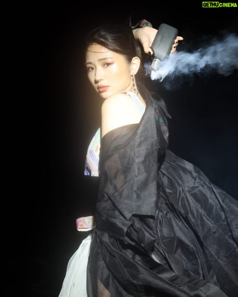 Kasumi Hasegawa Instagram - 3月スタート！！ 今月は(も)、めいっぱい楽しもうと思います🌸🌸🌸 #portraitphotography #portrait #東京カメラ部 #얼스타그램 #안경스타그램 #안경 #人像攝影 #攝影 #作品撮り #ポートレート撮影 #フォトブック #アザーカット