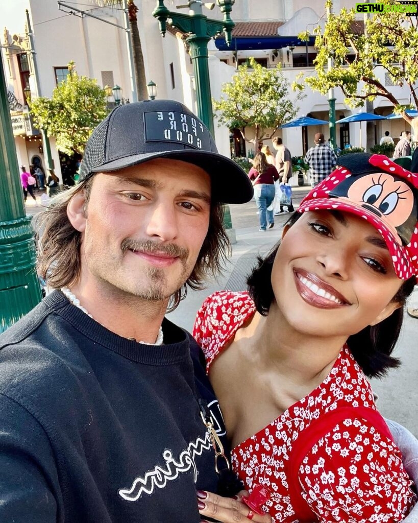 Kat Graham Instagram - Thank you to our friends at @disneyland for hosting us this Valentine’s Day! Such a special and epic day. It really is the most magical place on earth 🥰 Disneyland