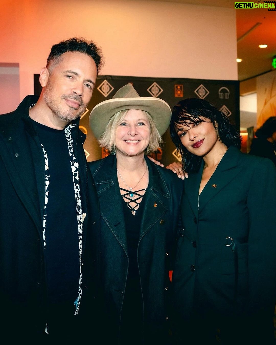 Kat Graham Instagram - At the @prodengwing @songcompwing Celebration of Craft at the @grammymuseum with my @recordingacademy family. I know this isn’t the most pc thing to say, but fuck I really love my Recording Academy family. Grateful for my incredible colleagues, who tirelessly champion artists’ rights, making sure that our laws and operations evolve to safeguard the industry’s medical, financial, professional and mental well-being. It’s a privilege, now as trustee, to stand alongside these brilliant minds and creative forces. Kicking off Grammy week with these devoted and talented MFs, who dedicate their lives to making the music world better, and protecting both artists as well as each other. They truly are the architects of the soundtrack to our lives. I love y’all. A town down. Congrats to Leslie Ann Jones on your honor. As a female engineer myself I was the only girl in my class, and I am always awestruck by you and your talents. You make Skywalker Sounds sound gooooood kid. 🙌🏽🤌🏽 📸: @obscurematchi Los Angeles, California