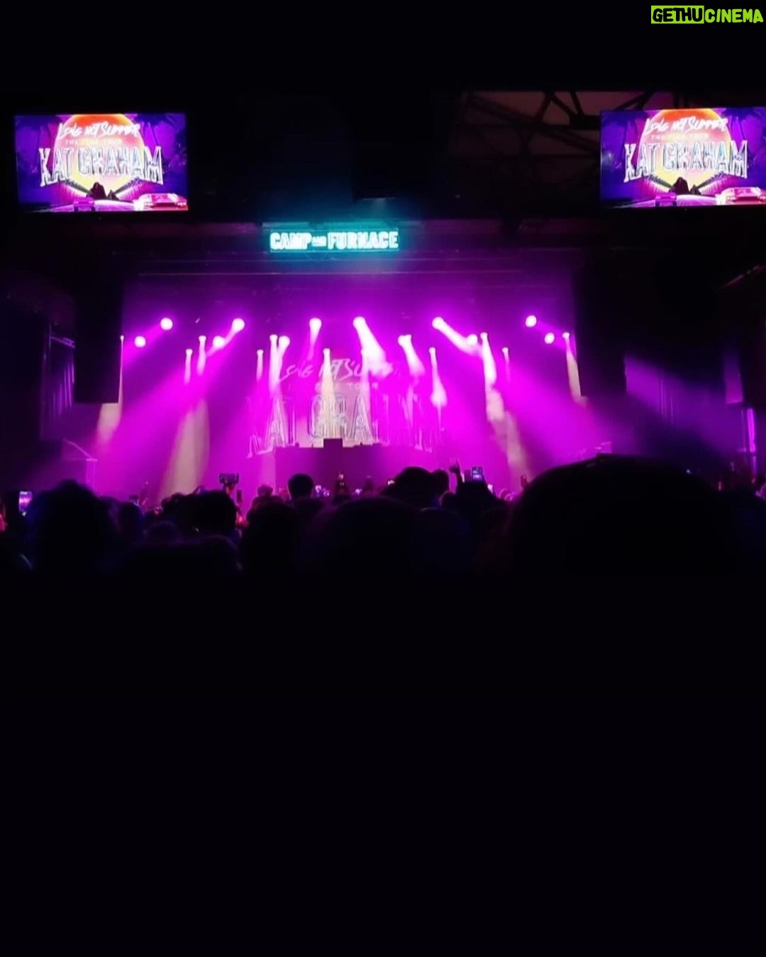 Kat Graham Instagram - Thank you so much Liverpool! Iโm so excited to come back to the UK next year. We are announcing additional dates in February! Get ready!! ๐ฌ๐งโค๏ธโ๐ฅ #TheTimeTour @ale_ssiofilippelli @campandfurnace @monopolyevents @ticket_quarter