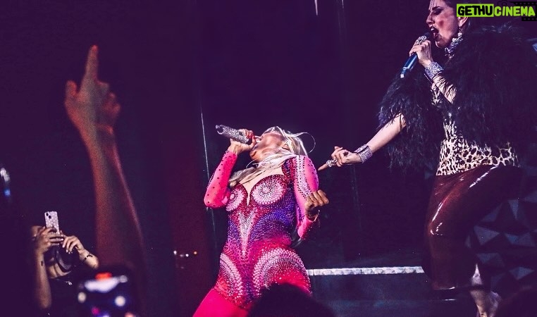 Kat Graham Instagram - Thank you to everyone who came out and sold out our first show this weekend in Italy!!! 🇮🇹 Grazie mille @paolaiezzireal for joining me on stage! So epic. So grateful. This marks the official launch of The TIME Tour. See you In Liverpool for another sold out weekend!! @ale_ssiofilippelli @marissaneola @federica_di_meo @bkjones20 @mariotyler @elisarampi @matteogiorgiinred @sweeneynaty Bologna, Italy