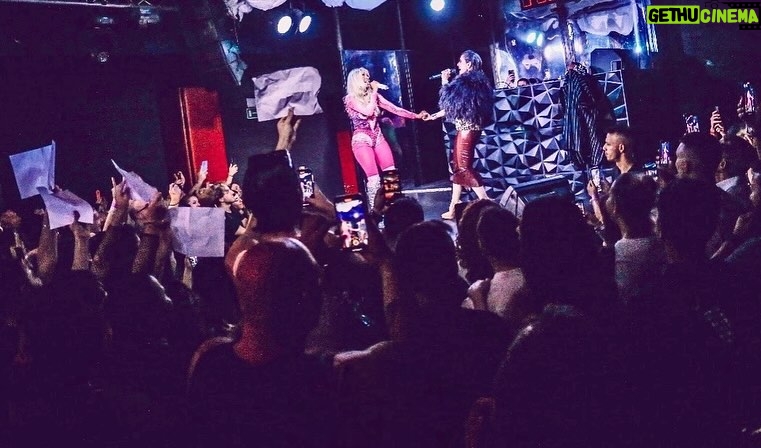 Kat Graham Instagram - Thank you to everyone who came out and sold out our first show this weekend in Italy!!! 🇮🇹 Grazie mille @paolaiezzireal for joining me on stage! So epic. So grateful. This marks the official launch of The TIME Tour. See you In Liverpool for another sold out weekend!! @ale_ssiofilippelli @marissaneola @federica_di_meo @bkjones20 @mariotyler @elisarampi @matteogiorgiinred @sweeneynaty Bologna, Italy