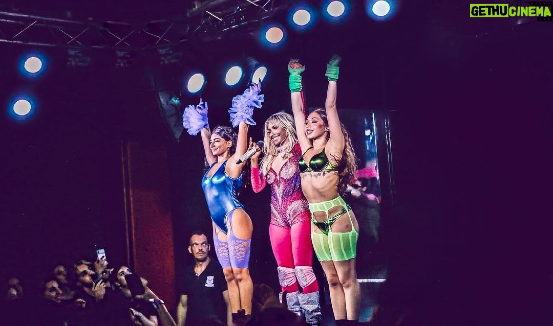 Kat Graham Instagram - Thank you to everyone who came out and sold out our first show this weekend in Italy!!! 🇮🇹 Grazie mille @paolaiezzireal for joining me on stage! So epic. So grateful. This marks the official launch of The TIME Tour. See you In Liverpool for another sold out weekend!! @ale_ssiofilippelli @marissaneola @federica_di_meo @bkjones20 @mariotyler @elisarampi @matteogiorgiinred @sweeneynaty Bologna, Italy