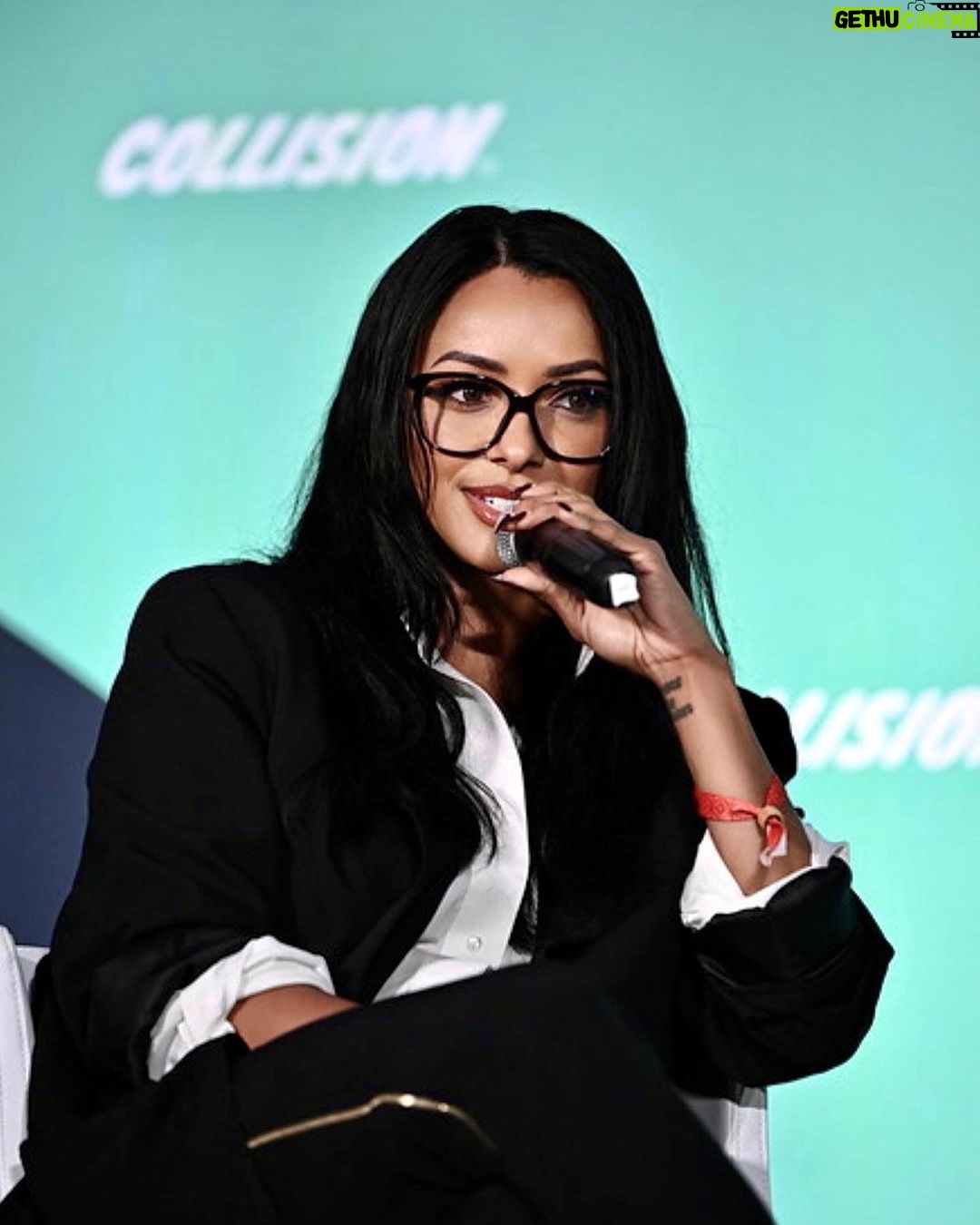 Kat Graham Instagram - Grateful for the chance to join forces with @danamhughes, the incredible Deputy Head of Communications for @refugees at @collisionconfhq in Toronto. Our discussion at the event covered vital topics like climate change, digital inclusion, and empowering refugees in their journey to rebuild their lives. It's crucial to address the barriers caused by limited technology access and online protection in the digital age. #WithRefugees