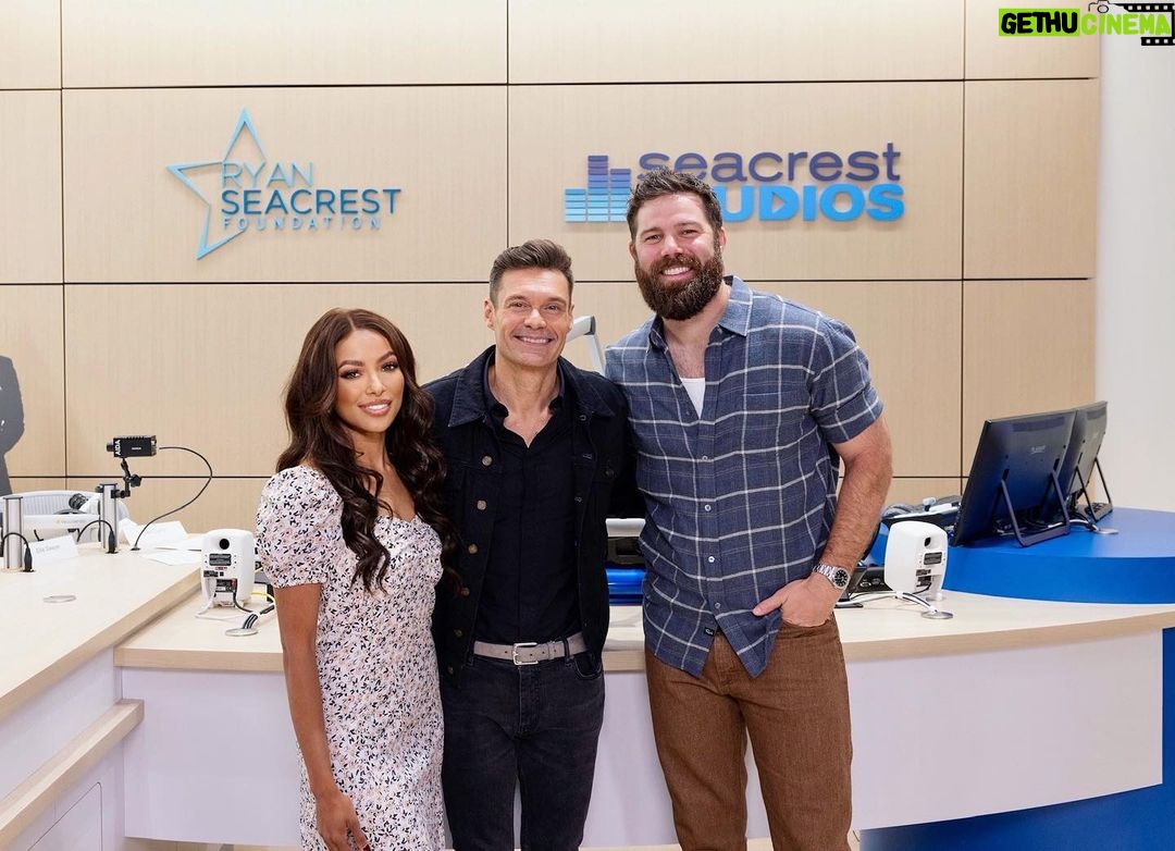 Kat Graham Instagram - So grateful to have joined @ryanseacrest for the Grand Opening of Seacrest Studios at Le Bonheur Children’s Hospital in Memphis, TN this week. @ryanfoundation is such an incredible organization. Thanks for having me. ✨⚡️💕 Le Bonheur Children's Hospital