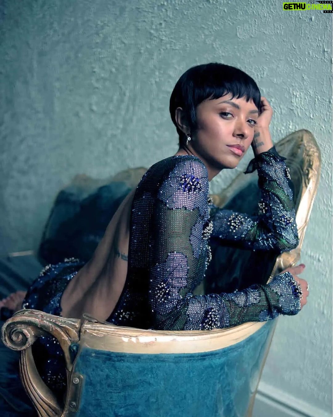 Kat Graham Instagram - New @lofficielbrasil cover story by the great artist that is @haroldjulian out now! Brasil eu te amo para sempre!!! 🇧🇷 Photography and Editing: Harold Julian @haroldjulian Fashion Stylist: Alison Hernon at Exclusive Artists @718blonde @exclusiveartists Hair Stylist Nai’Vasha @naivashaintl Executive Director: Alessio Filippelli @ale_ssiofilippelli Produced by: @katgraham and @haroldjulian Fashion Stylist Interns: Mia Fyson and Kiyaa Bagla @miafyson @kiyaa_bagla Brazil