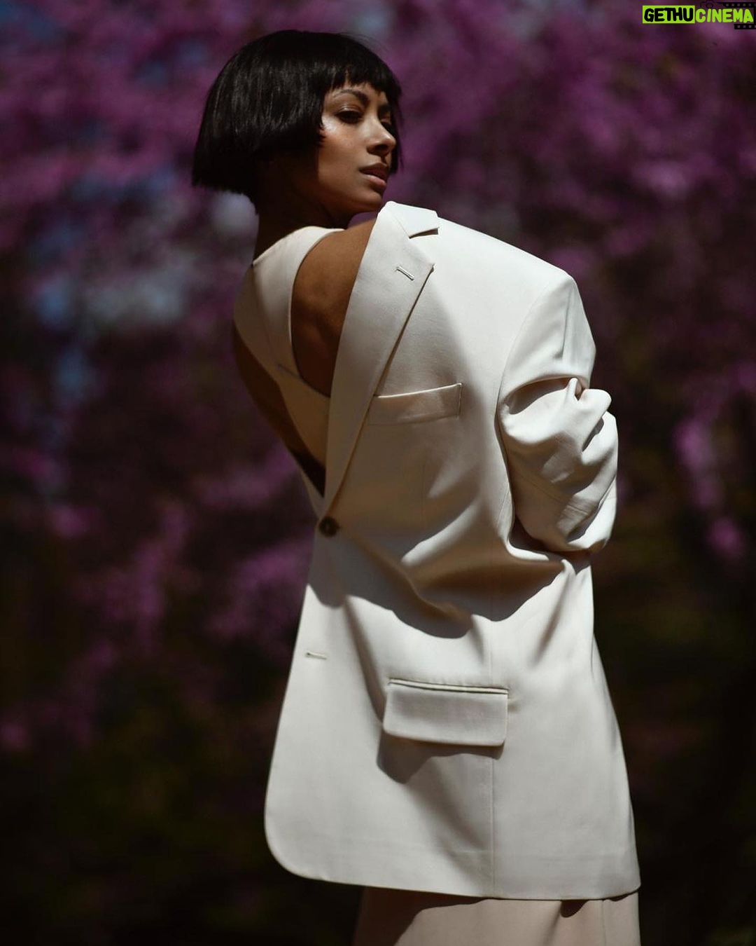 Kat Graham Instagram - One of my fave shoots ever! New cover story for @lofficielcyprus shot and styled by @danilov.viktor_ with my girl @elisarampi on the glam. Thank you to the incredible team for such a cool shoot, especially @ale_ssiofilippelli ππ½. Production: Anna Vergelskaya @anna_vergelskaya Photographer & stylist: Victor Danilov @danilov.viktor_ Executive Director: Alessio Filippelli @ale_ssiofilippelli Make Up & Hair: Elisa Rampi @elisarampi Assistant Hair Master: Elizabeth Fogel @hairdresserlf Assistant Stylist: Zeng Yinli @yayazeng_ Cyprus