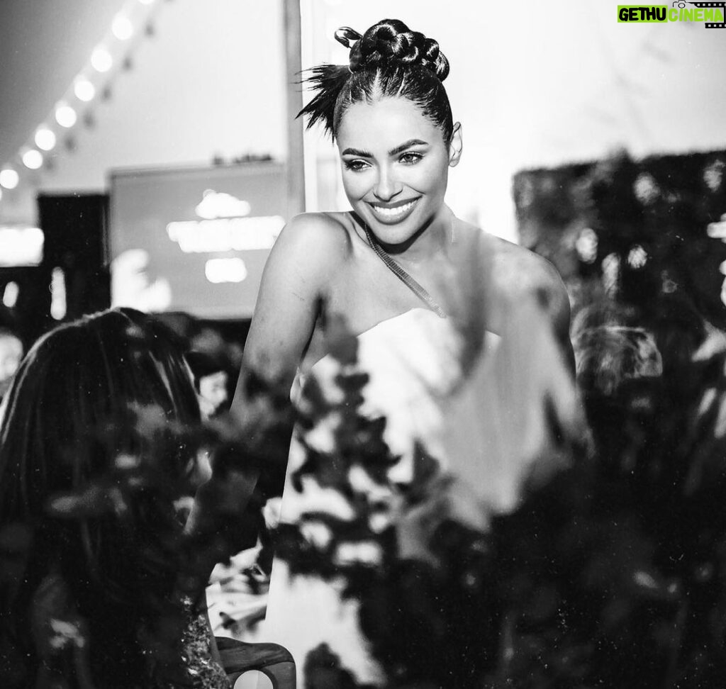 Kat Graham Instagram - Was honored to host the first ever @oneyoungworld Charity Gala in the south of France, presented by the @theglobalcommittee I will be speaking at the One Young World conference in Belfast Ireland in October. It is the world’s largest and most impactful youth leadership summit. Excited to see everyone there… Wearing the talented @katebartondesign Hair by @mitchellcantrellbeauty Photos by @tobyyeo Château de Fonscolombe