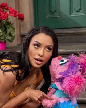 Kat Graham Instagram - Sunny days… sweeping the clouds away 🌤️🥹

To say that being on Sesame Street was a dream come true, would be an understatement… it’s literally my ringtone.

Truly one of the highlights of my life.

This is a show that has taught me the importance of celebrating being different, having compassion, giving, individuality and self love. This is a show where every character is so unique, while simultaneously so celebrated.

I cannot thank @sherrierwestin and team @sesamestreet enough for having me. I’m sorry I was such a sap. I’m usually much cooler than that! 😂

I am so excited for everyone to see what we shot in Queens, New York. I hope it inspires everyone… especially the children that watch it, the way it inspired me when I was their age.